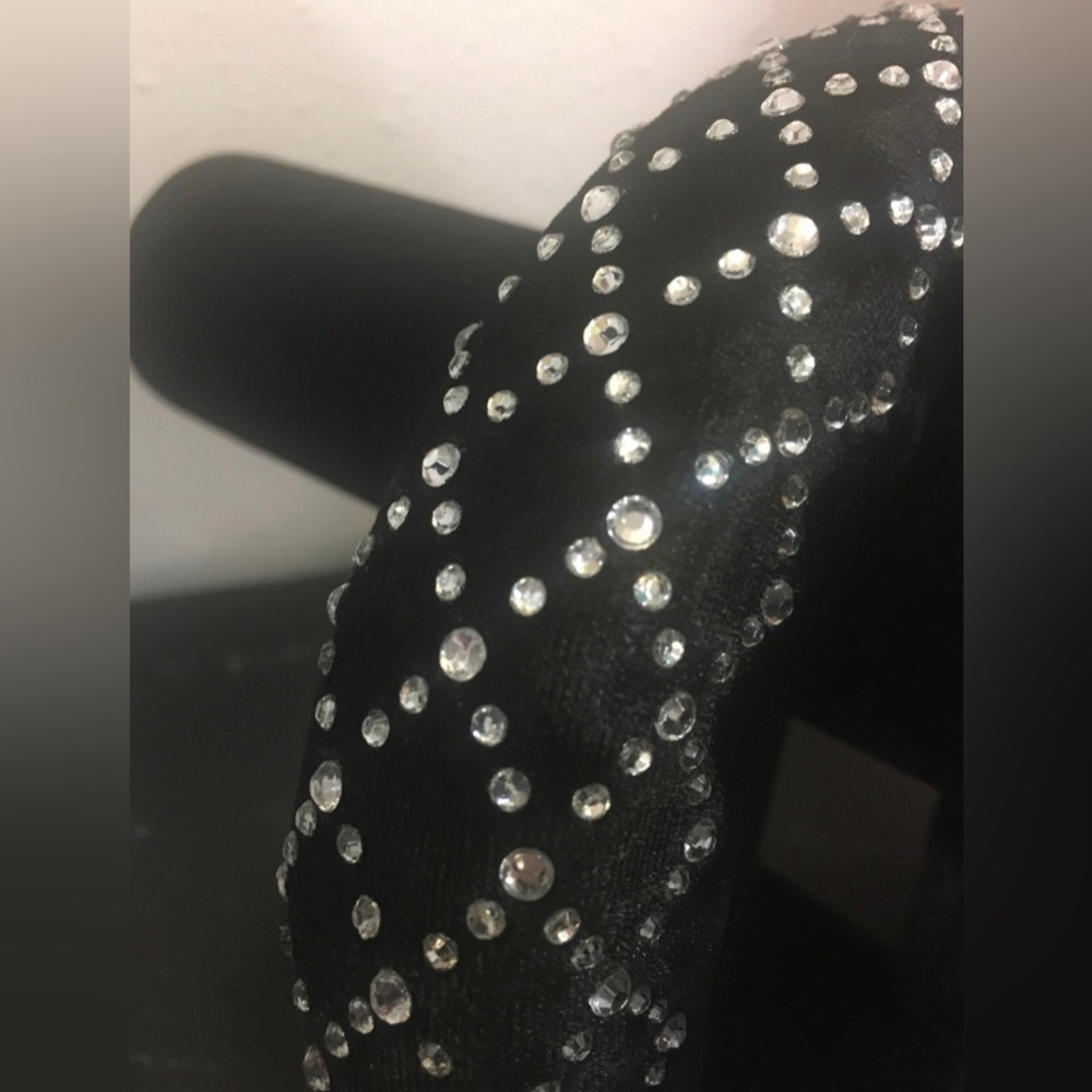 Mia Embellished Velvet Headband Black